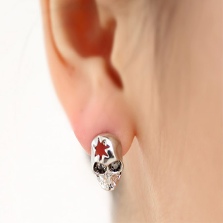 Silver Studs Earrings Amazing Skull Cut Out Design For Unisex