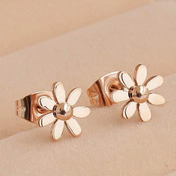 Cute Stud Earring 18k Gold Titanium Steel Chrysanthemum Little Daisy Qulity Sweet Ladies Jewelry