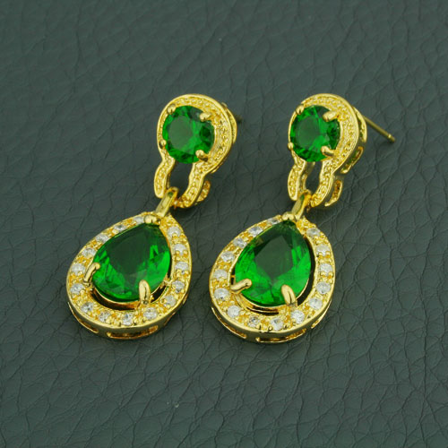 Luxurious 18kgp Green Cubic Zirconia Lady Earrings