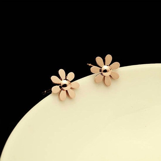Cute Stud Earring 18K Gold Titanium Steel Chrysanthemum Little Daisy Qulity Sweet Ladies Jewelry